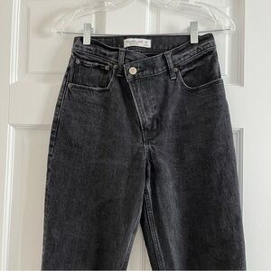 Abercrombie & Fitch Black 90’s Straight Jeans Size 26 Short